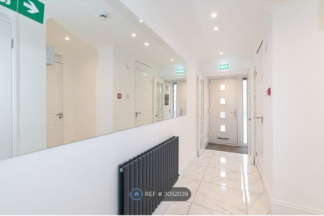 Halter Close, Borehamwood photo 5