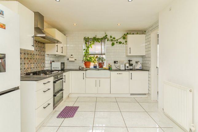 2, Shaw Savill Way, Milton Keynes photo 2