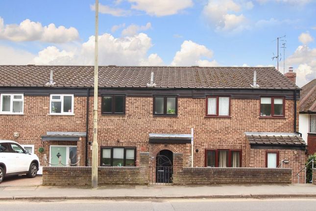 Thumbnail Terraced house for sale in St. Albans Hill, Hemel Hempstead