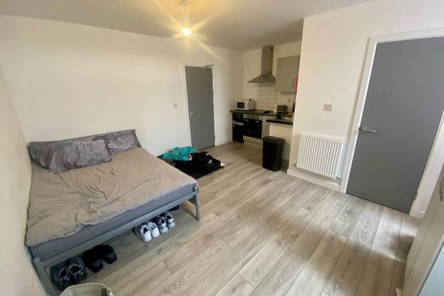 Twizzle Lodge, Off Hawthorne Avenue Uplands Swansea photo 3