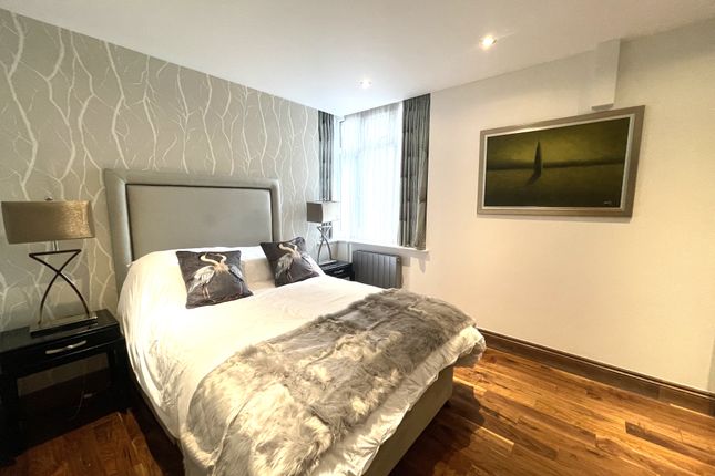 Flat to rent in Lancaster Gate, London