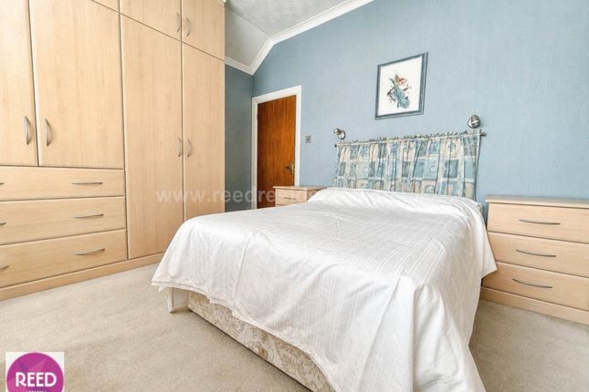 221, Westbourne Grove, Westcliff On Sea photo 2
