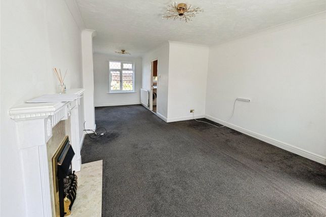 5, Lesscroft Close, Wolverhampton photo 4