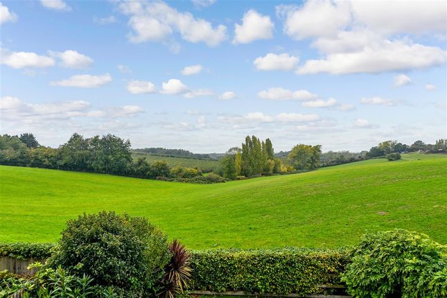 Church Hill Hernhill, Faversham photo 3
