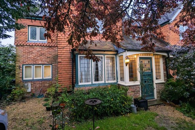 Thumbnail Cottage for sale in Plough Lane, Shiplake Cross RG9,