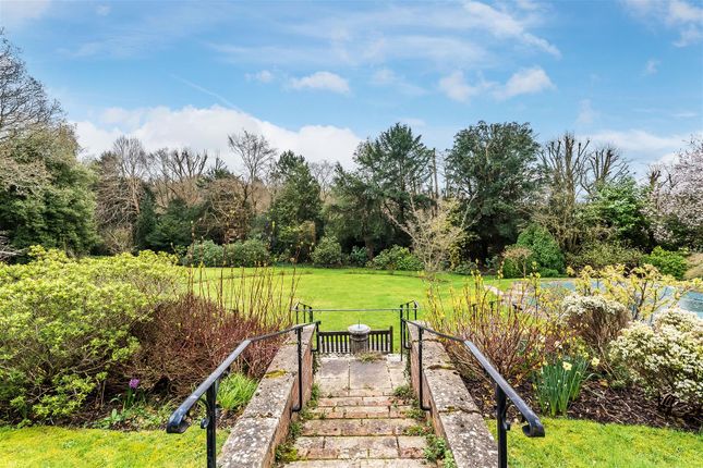 1 Stack House, West Hill, Oxted photo 3