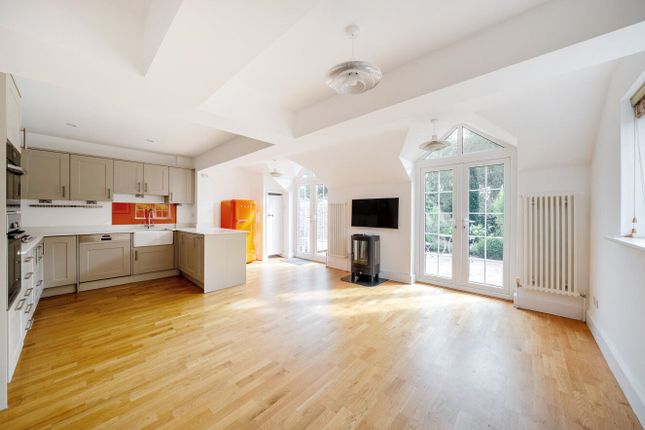 22 Careys Cottages, Brockenhurst photo 2