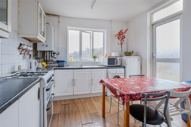 Flat for sale in Streatham Vale, London