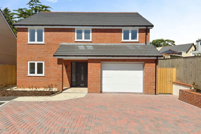 8a, Clos Tir Ffynnon, Swansea photo 2