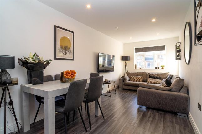 6, Auden Drive, Borehamwood photo 4