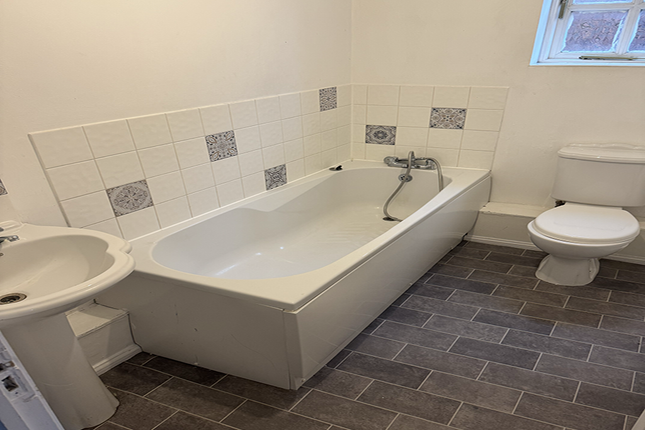 14, Orchid Close, Sheerness photo 5