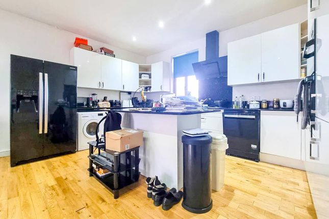 Flat 4, 228, Nelson Road, Gillingham photo 2