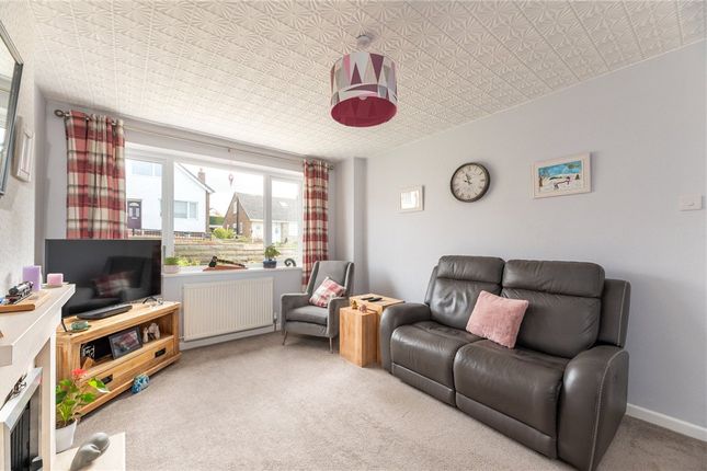 12, Redhill Close, Wakefield photo 4