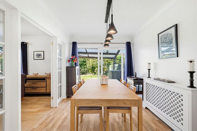 8 Wolsey Road, Esher photo 4
