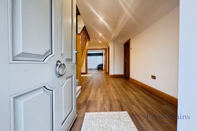 2 Jasmine Court,, Main Street, Leeds photo 4
