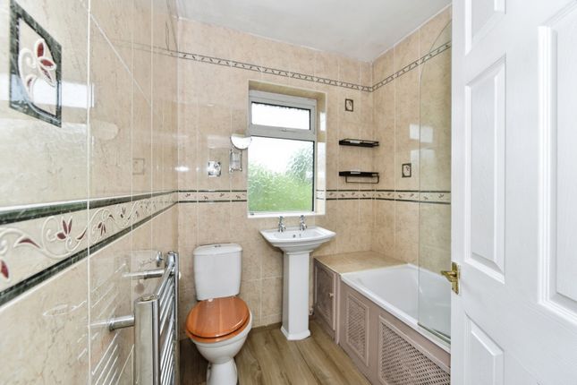 470, Deerlands Avenue, South Yorkshire photo 4