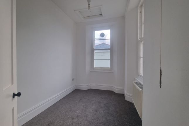 Flat 2, Torquay photo 2