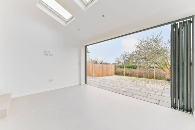 Pittville Gardens, London, SE25, South Norwood photo 4