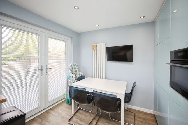 5, Mulberry Tree Hill, Droitwich photo 4
