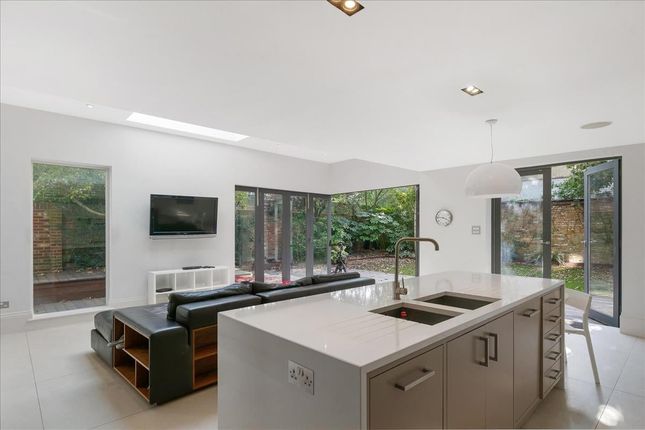 Thumbnail Property for sale in Fulham Palace Road, London