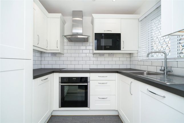 2, Milburn Drive, West Drayton photo 2