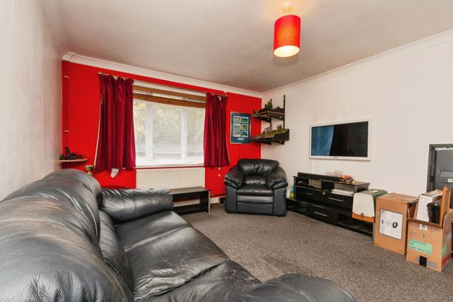 3, Wordsworth Close, Hampshire photo 4