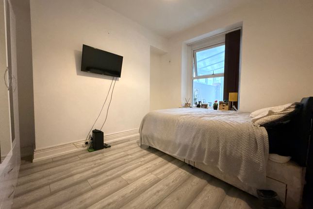 24 Merthyr Road, Neath photo 4