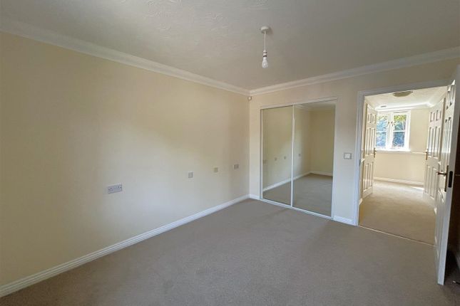 Flat 1, Folly Mill Lodge, South Street, Bridport photo 4