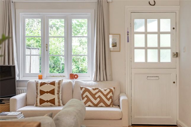 20, Commondale, London photo 4