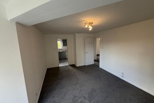 63, Clepington Court, Dundee photo 4