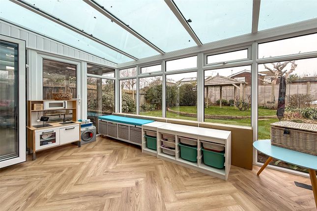4, Reef Close, West Sussex photo 4