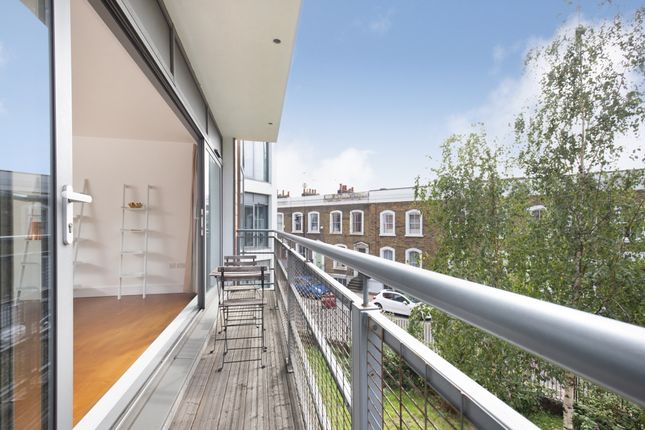 Flat 1, Peninsula Court, London photo 2