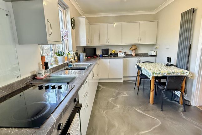 15, Llechyfedach, Llanelli photo 2