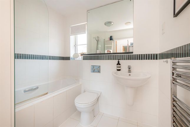 Flat for sale in Freer Crescent, High Wycombe
