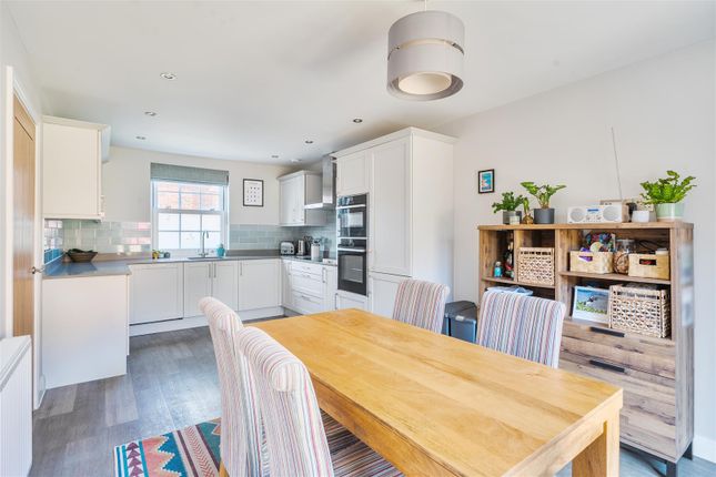 16, Wimble Stock Way, Yeovil photo 4