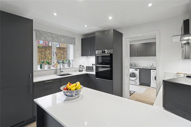 18, Anchor Avenue, Haywards Heath photo 2