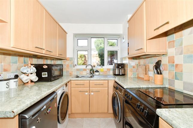 Stockbury Drive, Maidstone photo 4