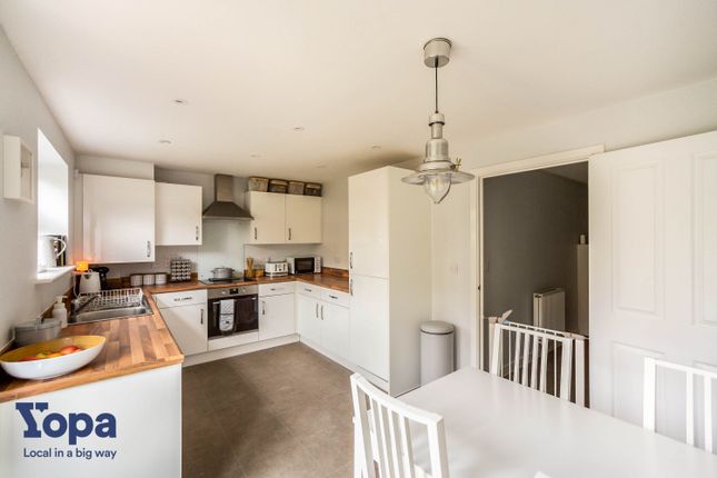 Town house for sale in Starboard Crescent, Chatham
