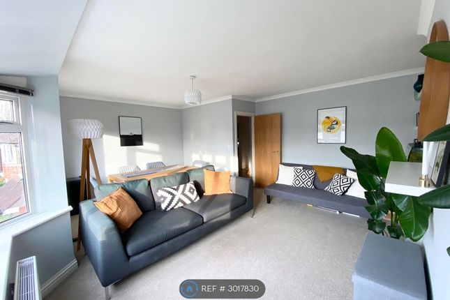 Saxon Crescent, Horsham photo 4