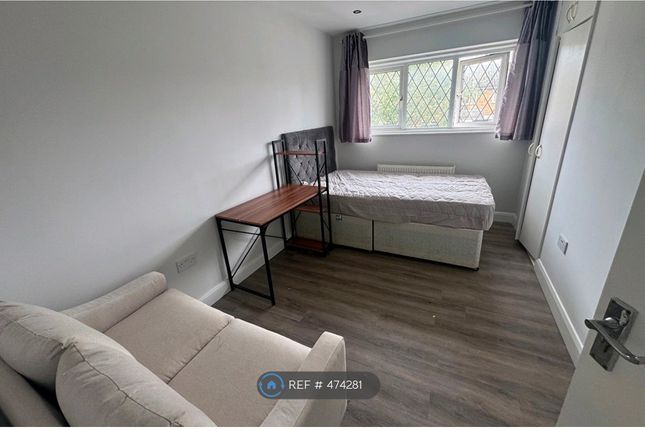 Fladbury Crescent, Selly Oak, Birmingham photo 5
