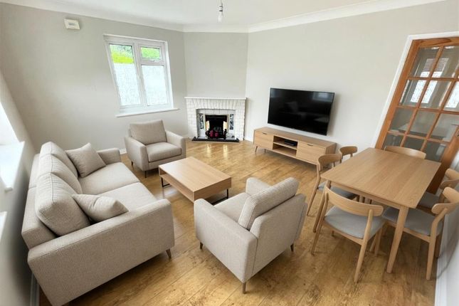 1 Milldene, Daws Lane, Mill Hill, NW7, Mill Hill photo 2