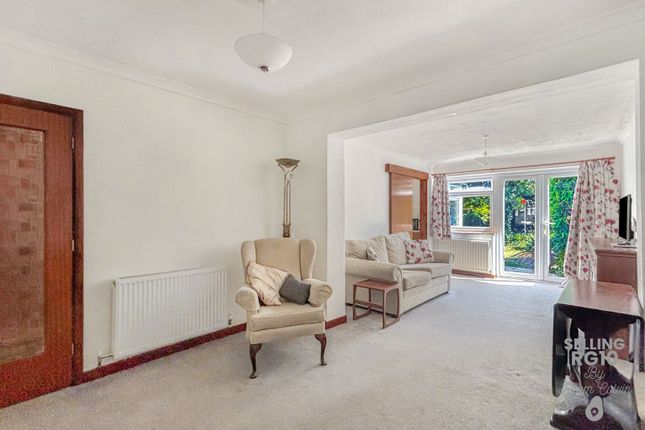 14 Charvil House Road, Charvil, Berkshire photo 4