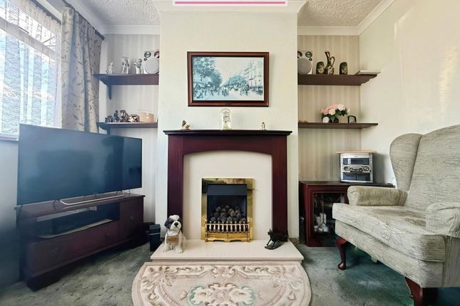 19, Fens Way, Swanley photo 3