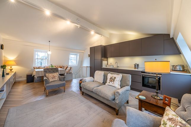 2-bed house on Flat 4, 8, Moreton Place, London, £960,000