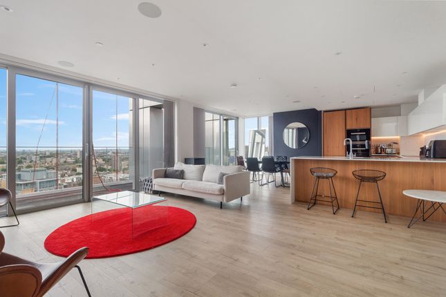 Thumbnail Penthouse to rent in Cassia House, 30 Piazza Walk, London