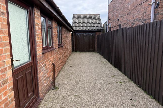 6, Clos Y Gelli, Llanelli photo 3