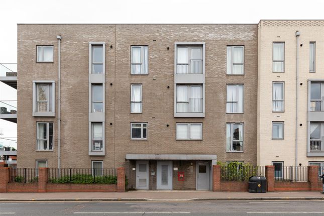 Thumbnail Flat for sale in High Road Leyton, London