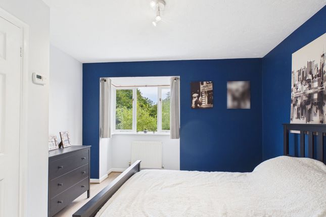 Flat 31, Wheeler Court Armour Hill, Reading photo 4