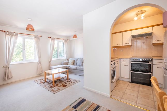 13, Barnfield Close, London photo 4
