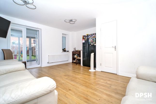4 Forest Yard, Leeds photo 4